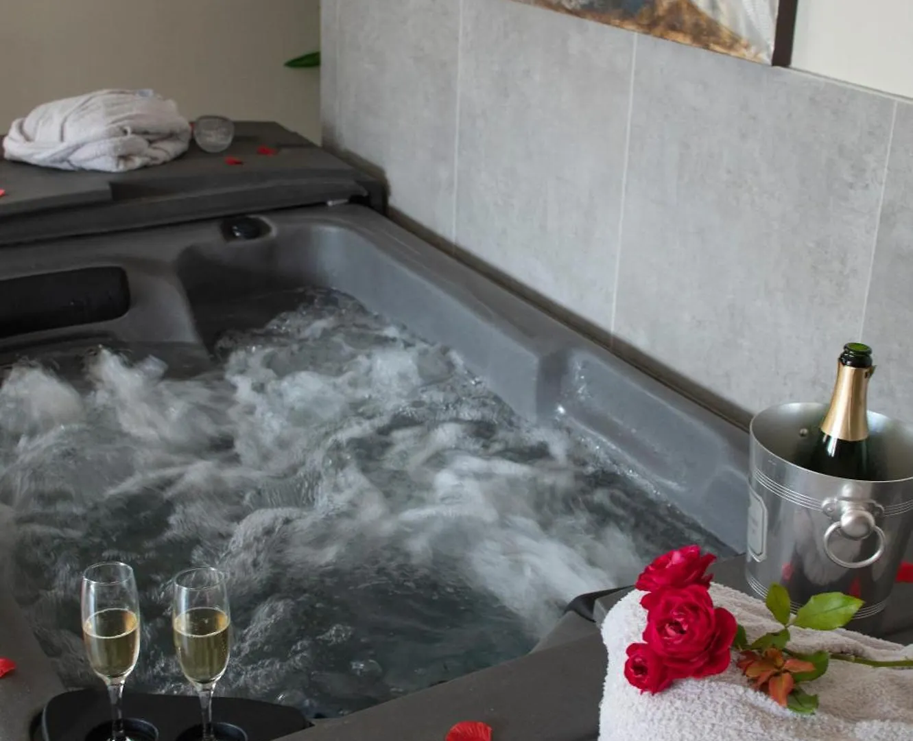 Eden House, Cocon Sensuel Et Romantique Avec Jacuzzi Carpentras Tatil Evi