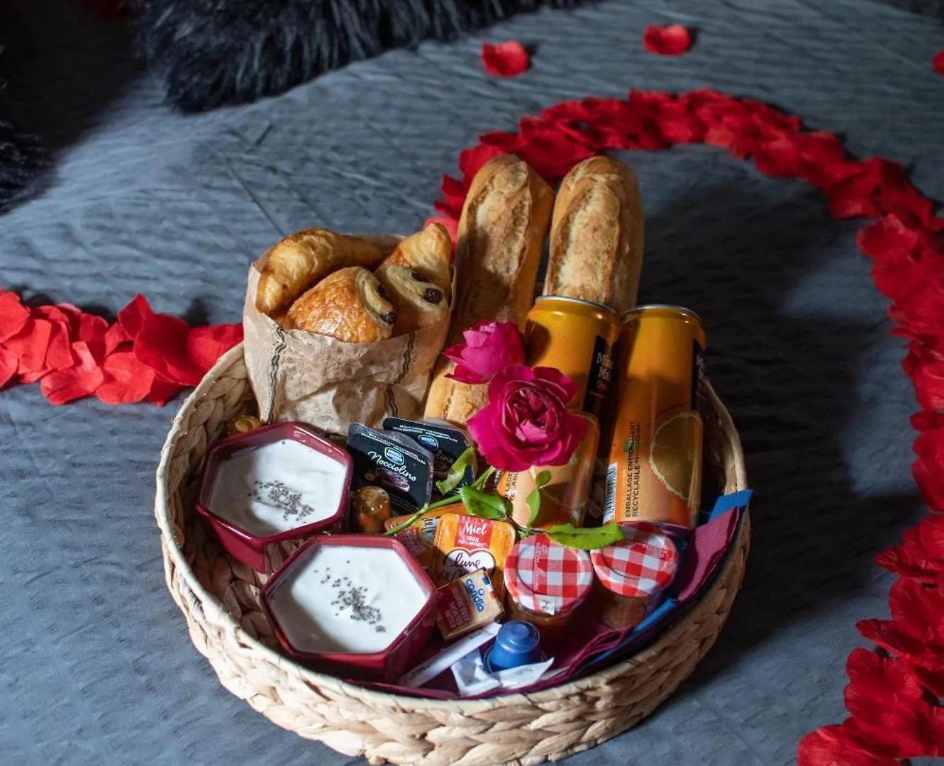 Eden House, Cocon Sensuel Et Romantique Avec Jacuzzi Carpentras Tatil Evi